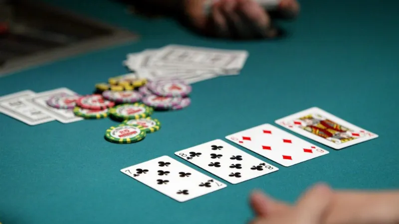 Giải đấu Poker thu hút đông đảo người chơi